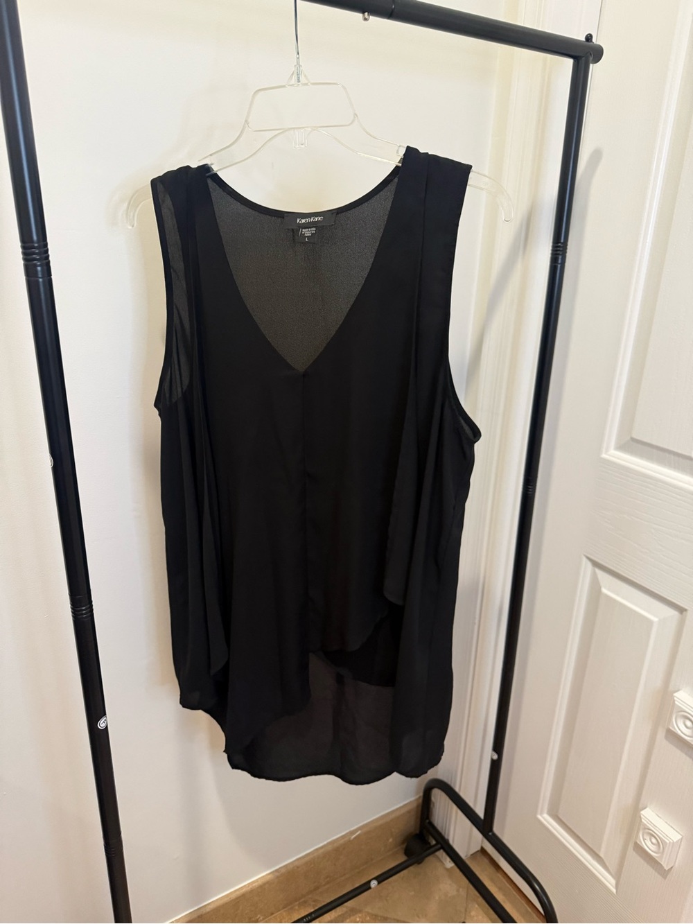 Karen Kane Flowy Chiffon Type Black Top